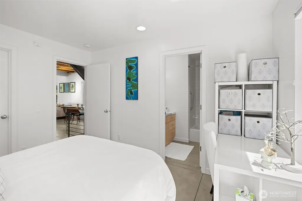 1421 E Denny W Seattle WA 98122