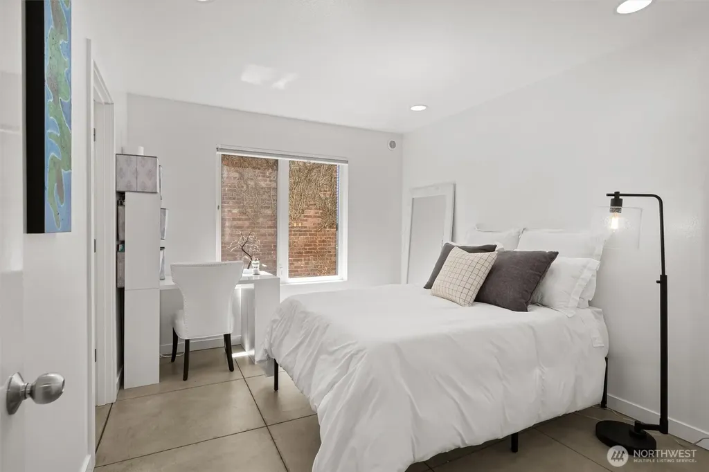 1421 E Denny W Seattle WA 98122