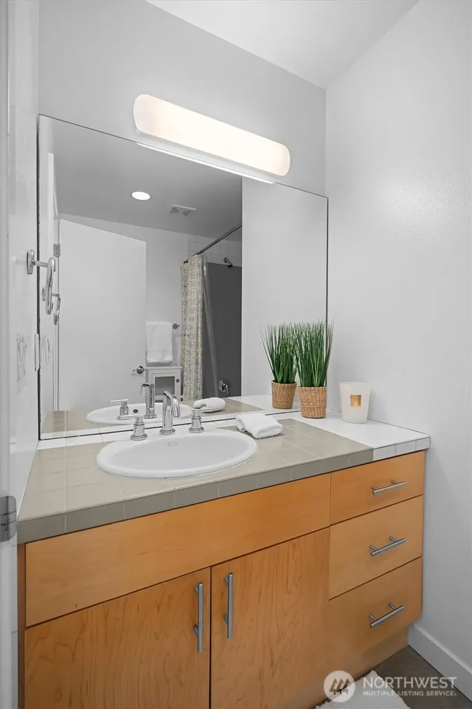 1421 E Denny W Seattle WA 98122