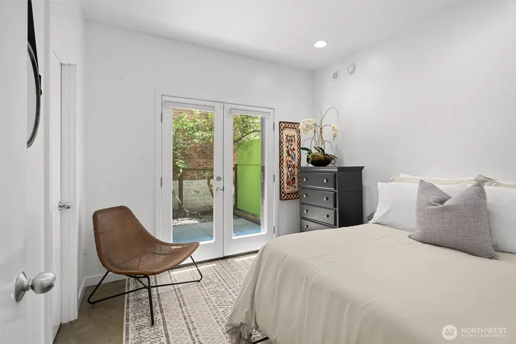 1421 E Denny W Seattle WA 98122