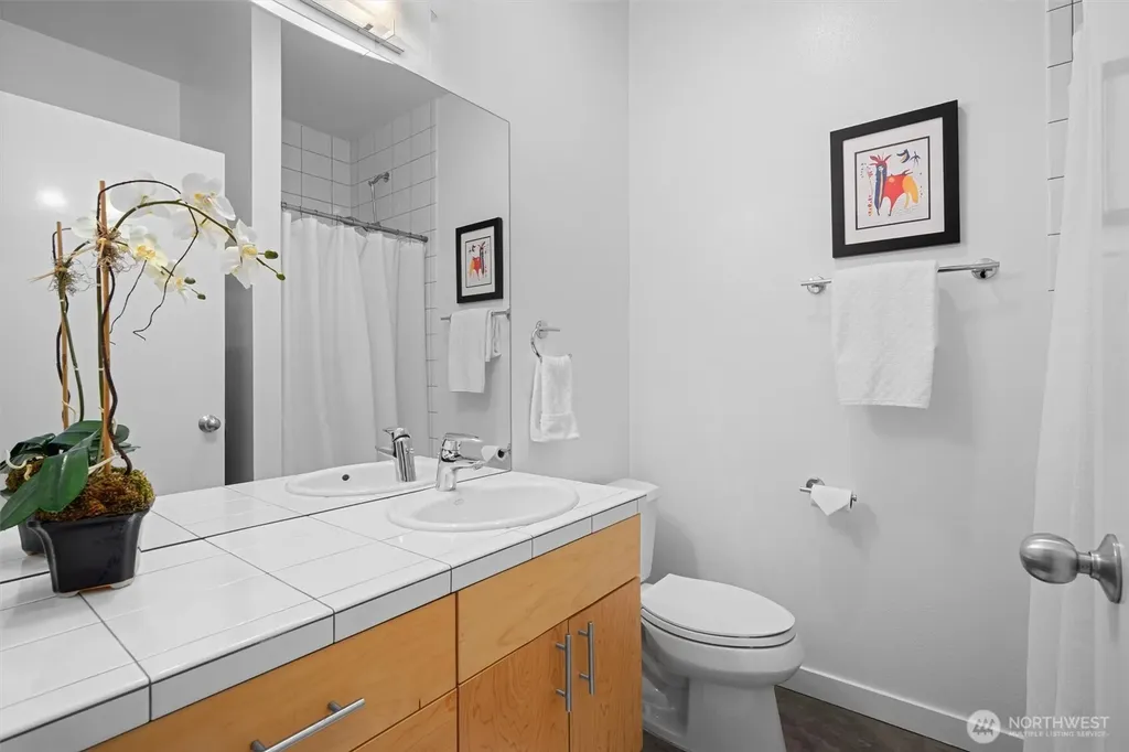 1421 E Denny W Seattle WA 98122