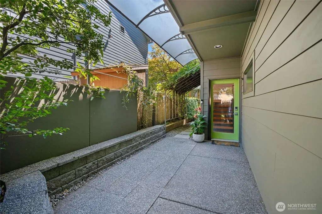 1421 E Denny W Seattle WA 98122
