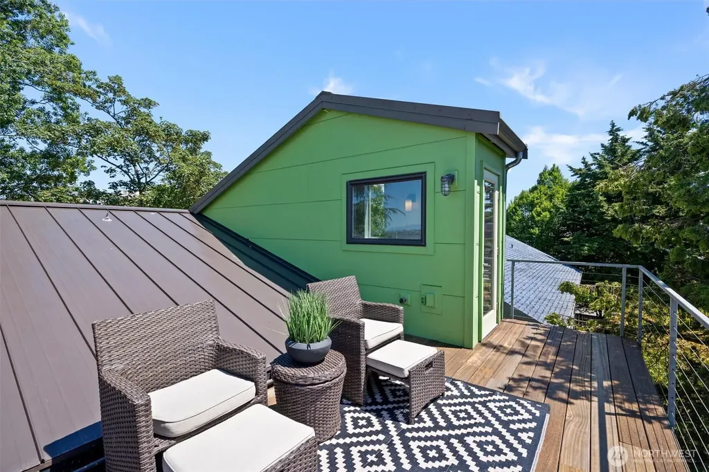 1421 E Denny W Seattle WA 98122