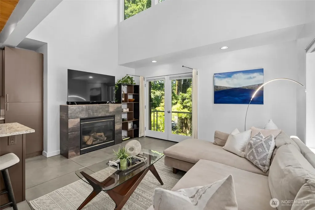 1421 E Denny W Seattle WA 98122