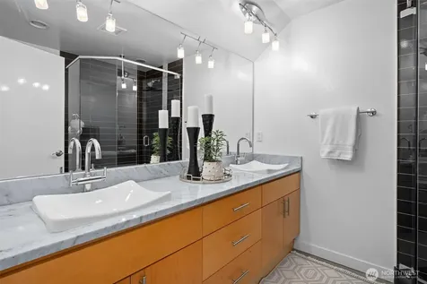 1421 E Denny W Seattle WA 98122