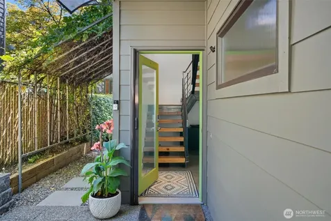 1421 E Denny W Seattle WA 98122