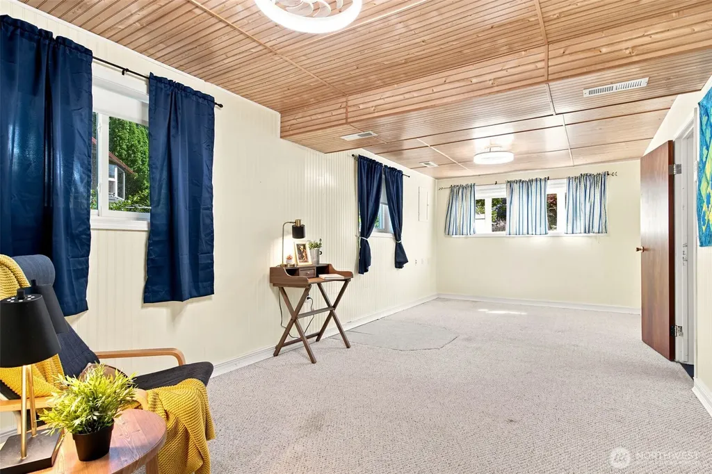 1814 Agate Court NW Poulsbo WA 98370