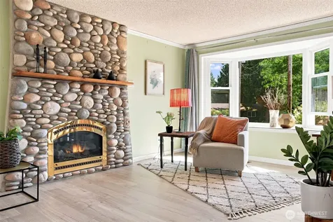 1814 Agate Court NW Poulsbo WA 98370