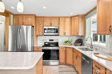 1814 Agate Court NW Poulsbo WA 98370