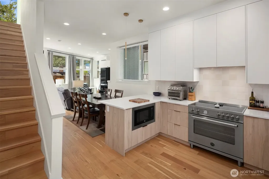 4104 Leary Way NW Seattle WA 98107