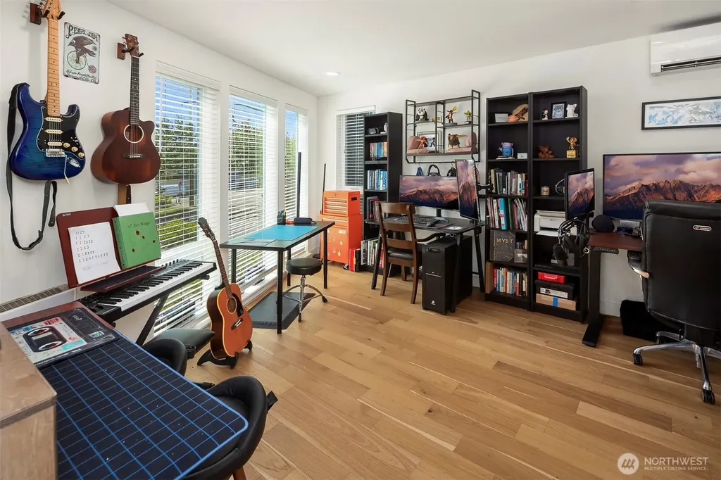 4104 Leary Way NW Seattle WA 98107