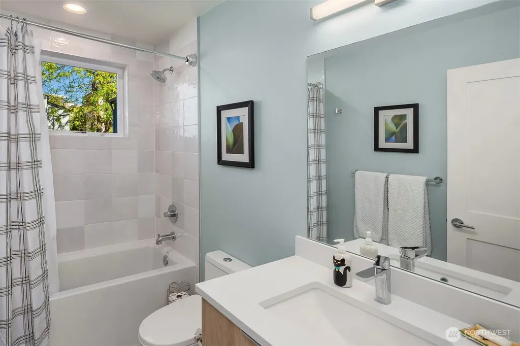 4104 Leary Way NW Seattle WA 98107