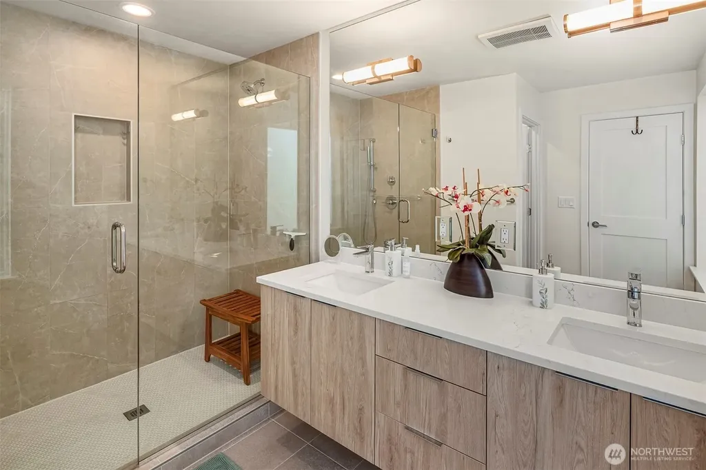 4104 Leary Way NW Seattle WA 98107