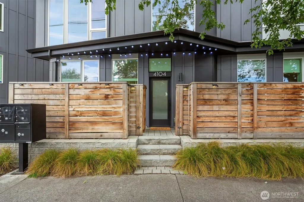 4104 Leary Way NW Seattle WA 98107