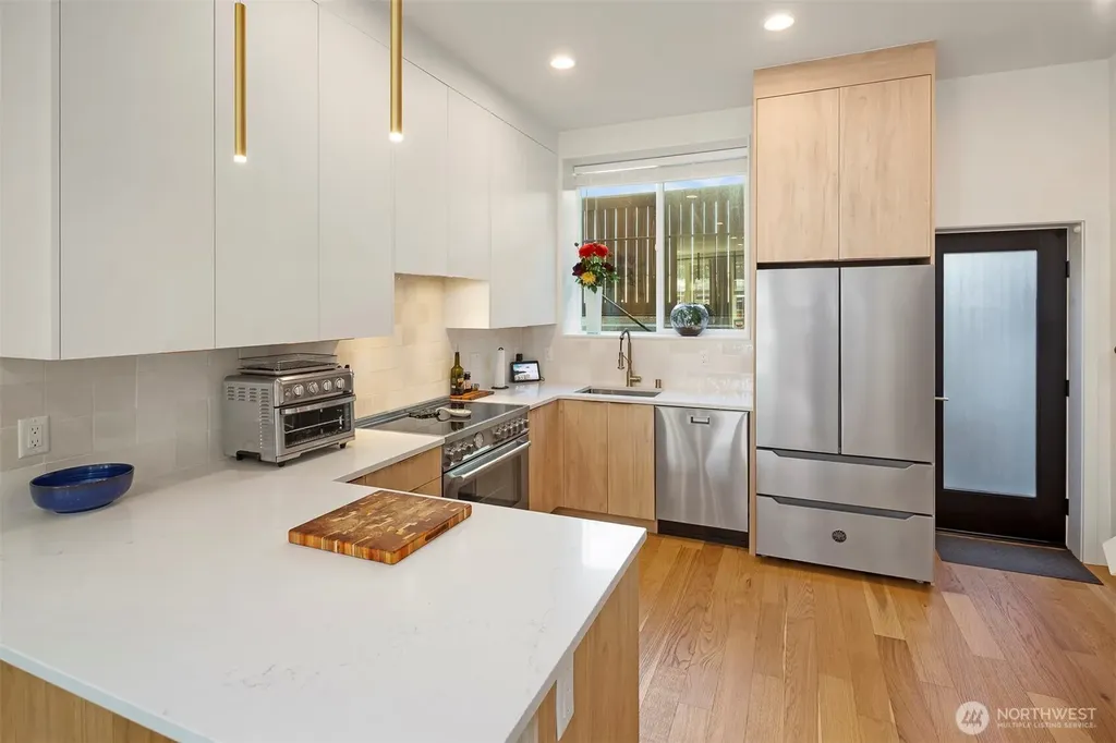 4104 Leary Way NW Seattle WA 98107