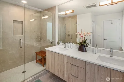 4104 Leary Way NW Seattle WA 98107