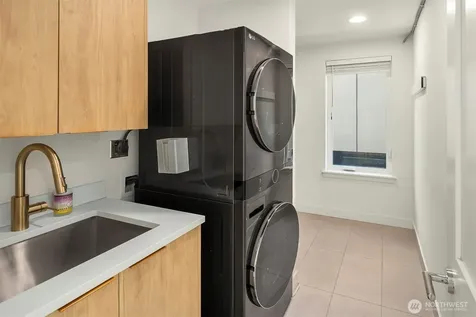 4104 Leary Way NW Seattle WA 98107