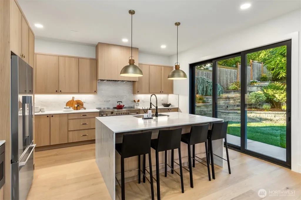 3832 32nd Avenue W Seattle WA 98199