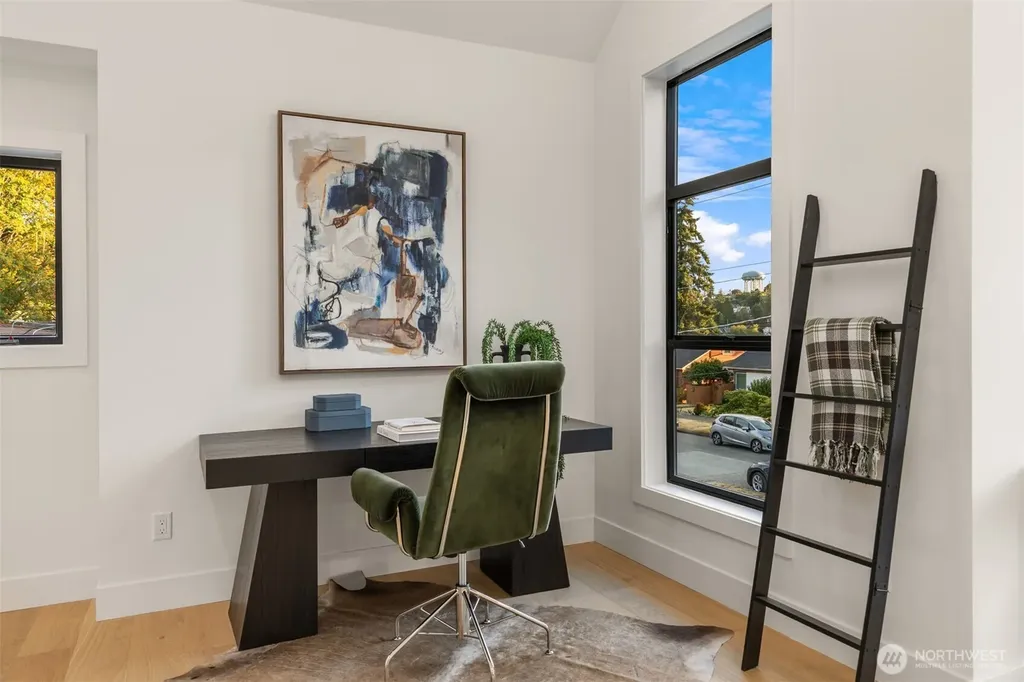 3832 32nd Avenue W Seattle WA 98199
