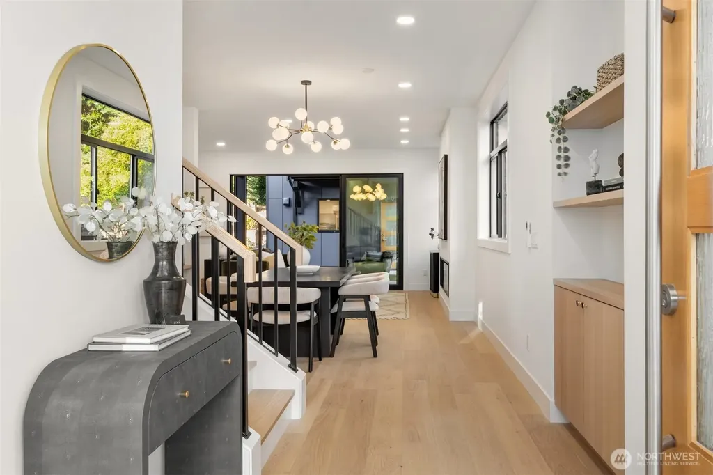3832 32nd Avenue W Seattle WA 98199