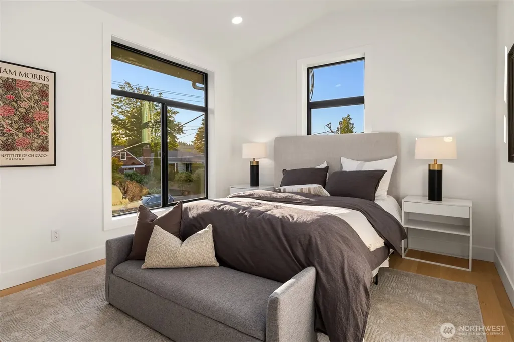 3832 32nd Avenue W Seattle WA 98199