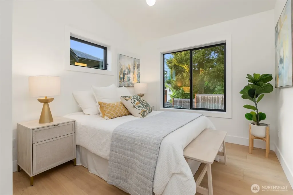 3832 32nd Avenue W Seattle WA 98199