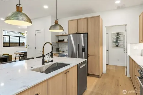 3832 32nd Avenue W Seattle WA 98199