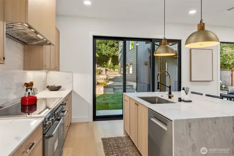 3832 32nd Avenue W Seattle WA 98199