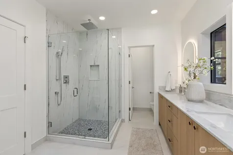 3832 32nd Avenue W Seattle WA 98199