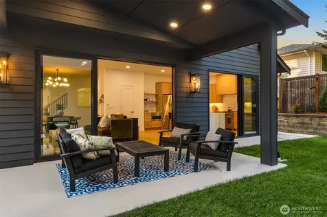 3832 32nd Avenue W Seattle WA 98199