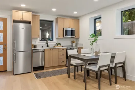 3832 32nd Avenue W Seattle WA 98199