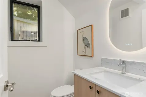 3832 32nd Avenue W Seattle WA 98199
