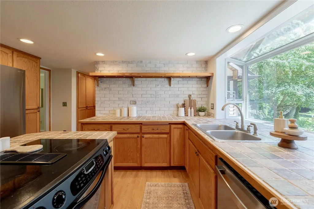29723 4th Avenue NW Stanwood WA 98292