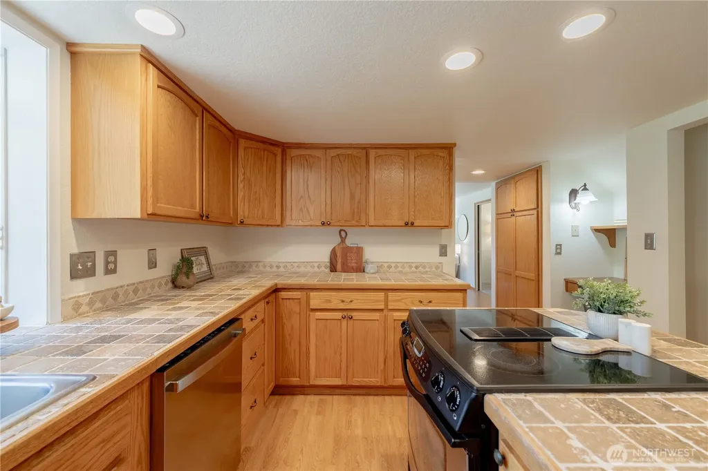 29723 4th Avenue NW Stanwood WA 98292