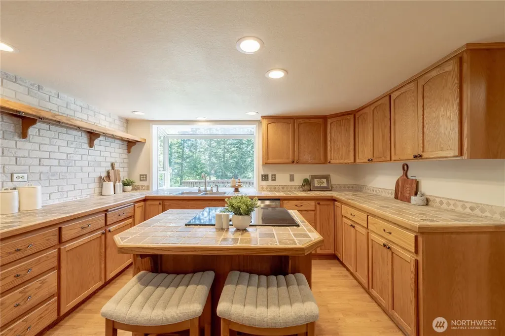29723 4th Avenue NW Stanwood WA 98292