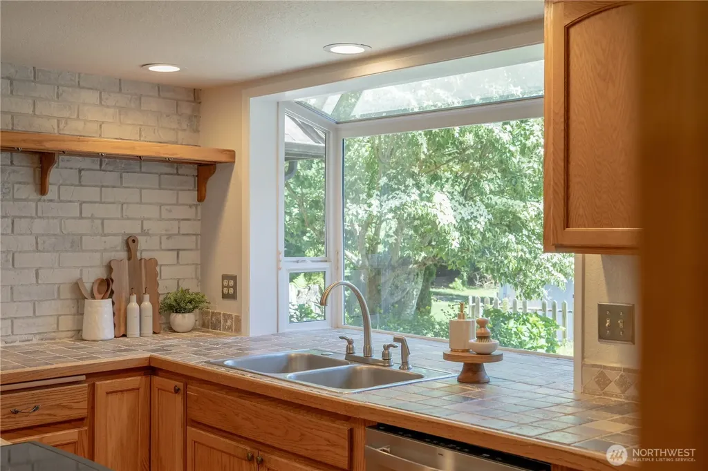 29723 4th Avenue NW Stanwood WA 98292