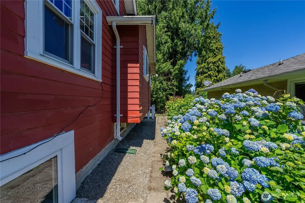 2014 N 143rd Street Seattle WA 98133