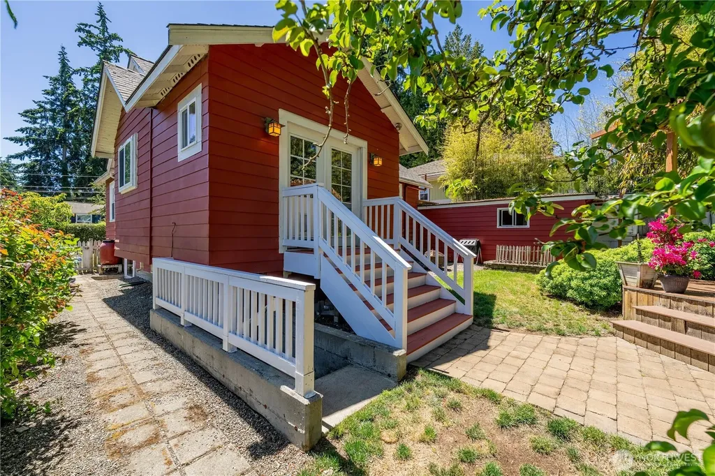 2014 N 143rd Street Seattle WA 98133