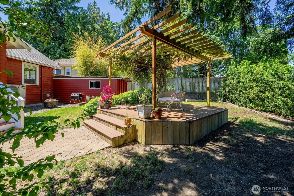 2014 N 143rd Street Seattle WA 98133