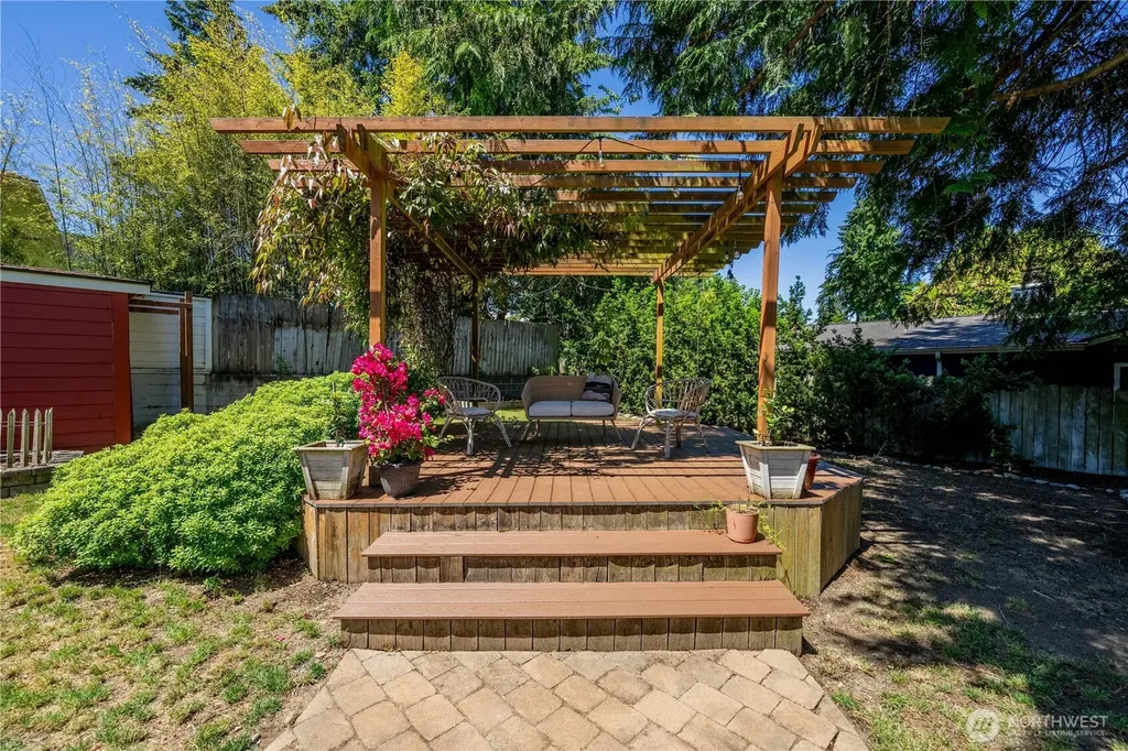 2014 N 143rd Street Seattle WA 98133