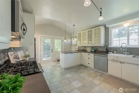 2014 N 143rd Street Seattle WA 98133