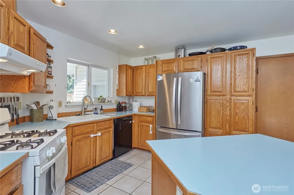 3903 NW Martha Lane Silverdale WA 98383