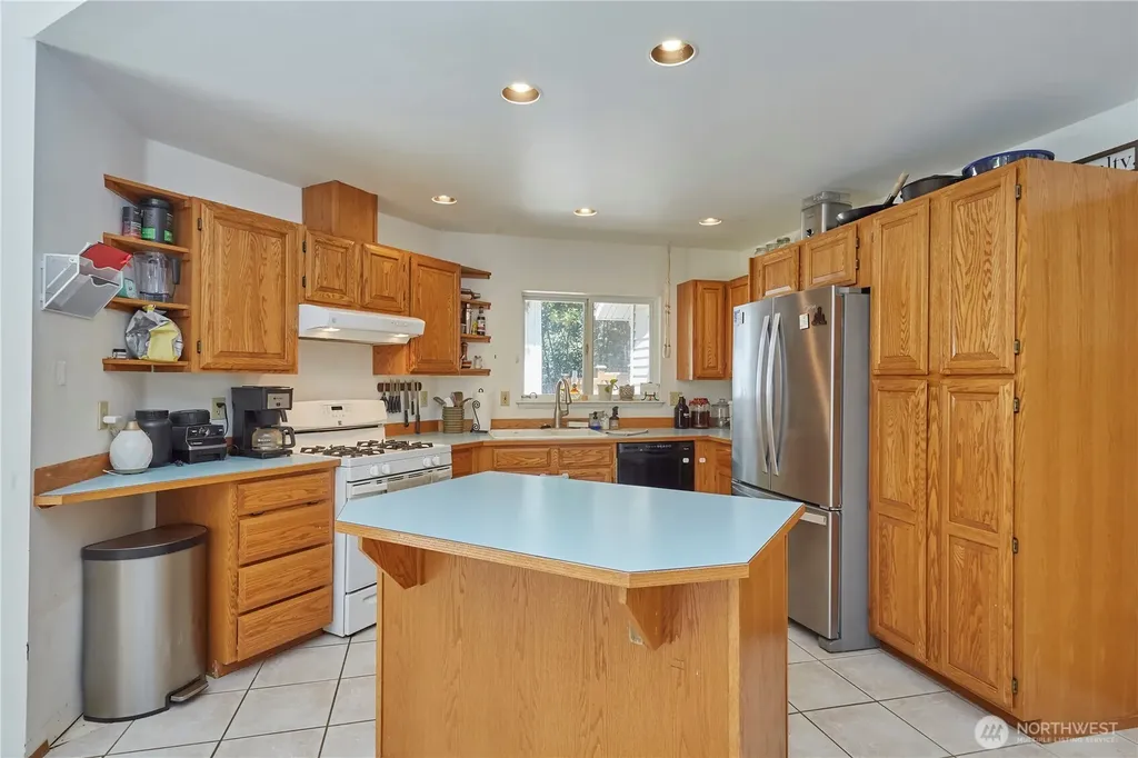 3903 NW Martha Lane Silverdale WA 98383