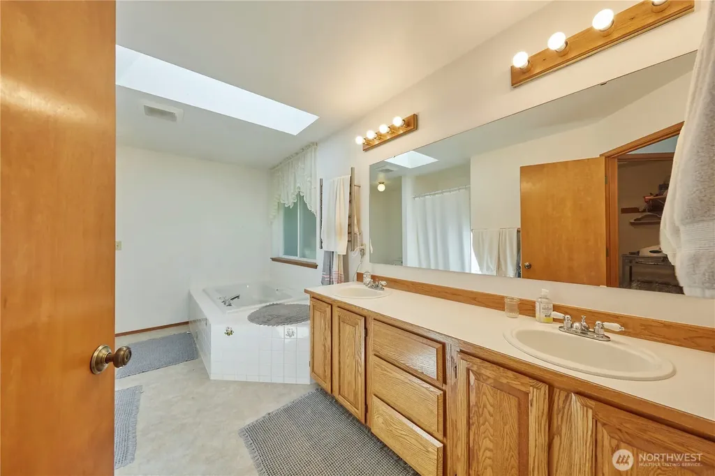 3903 NW Martha Lane Silverdale WA 98383