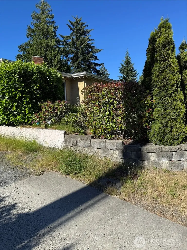 203 112th Street SE Everett WA 98208