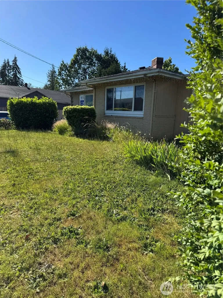203 112th Street SE Everett WA 98208