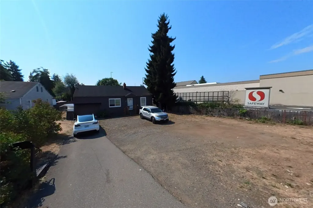 7009 NE 181st Street Kenmore WA 98028