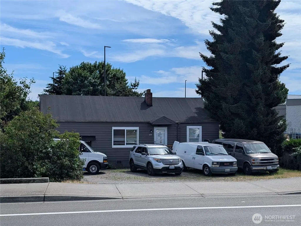 7009 NE 181st Street Kenmore WA 98028