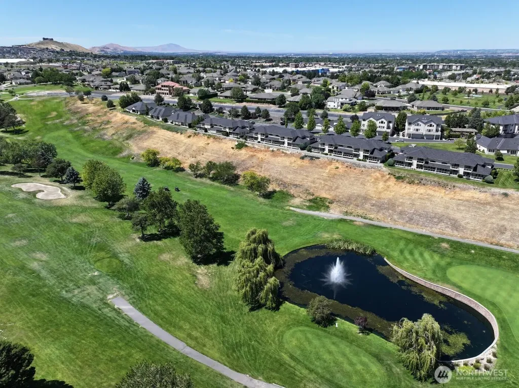3710 W Canyon Lakes Drive Kennewick WA 99337