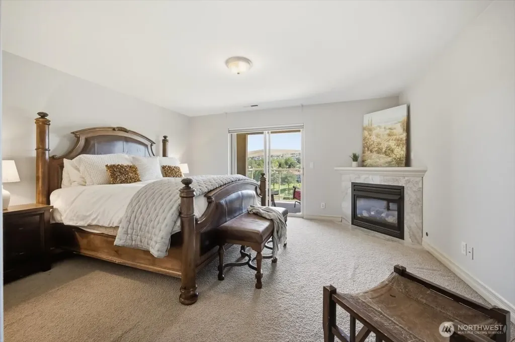 3710 W Canyon Lakes Drive Kennewick WA 99337